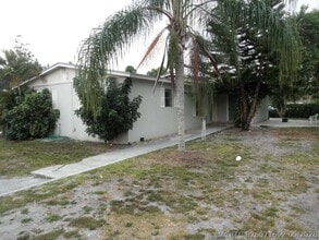 Building Photo - 3958 Pesiri Ln