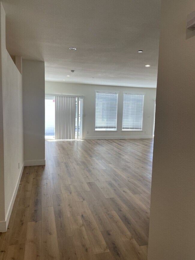 Building Photo - 1705 Berrywood Dr