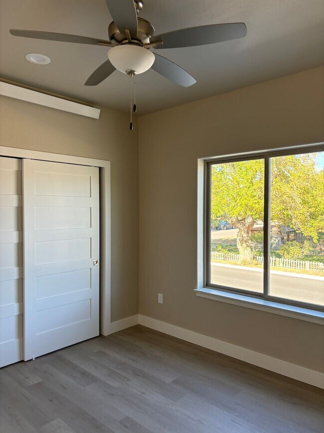 Foto del edificio - Charming 1-Bed/1-Bath Apartment