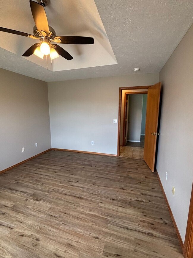 Foto del edificio - 2 Bed 2 Bath 2 Car Garage Duplex