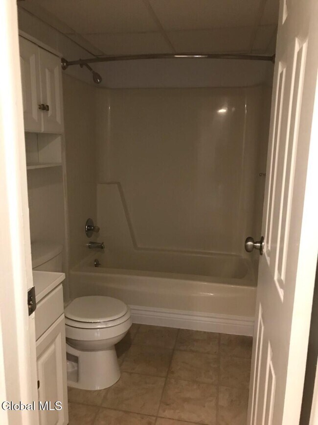 Foto del edificio - 82 Crescent St