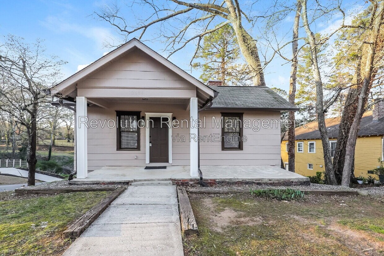 Photo - 2034 Cambridge Avenue