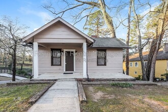 Building Photo - 2034 Cambridge Ave