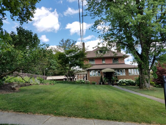 Foto del edificio - 202 N Highland Ave