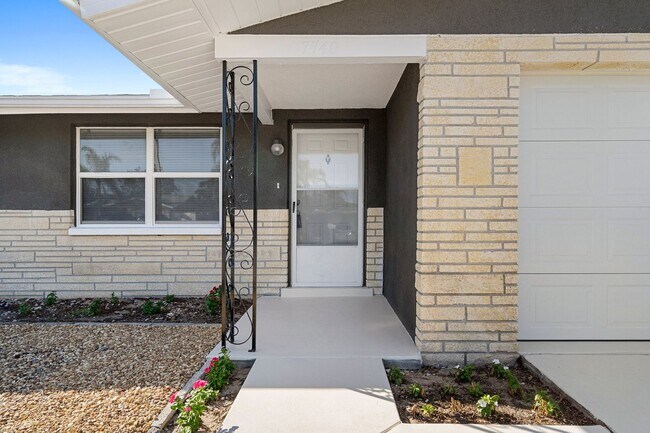 Foto del edificio - Meticulously remodeled 3-bedroom, 1.5-bath...