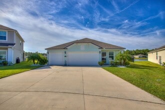 Building Photo - 130 Huesca Ct