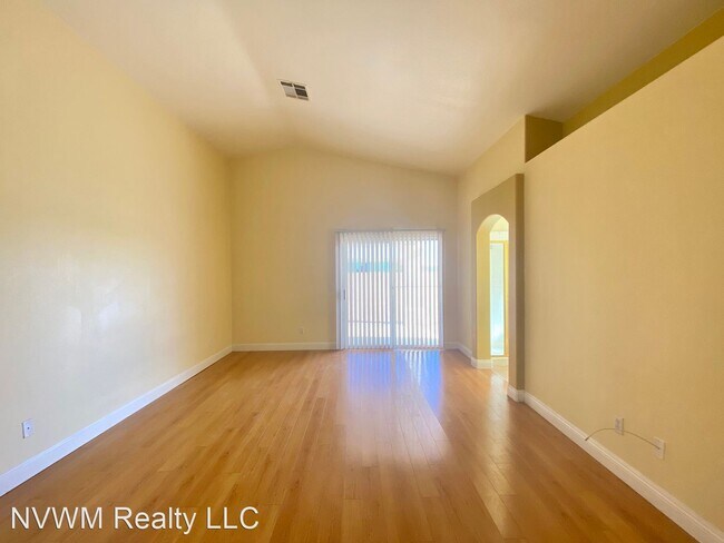 Building Photo - 4 br, 2 bath House - 1900 Crystal Glen Ct