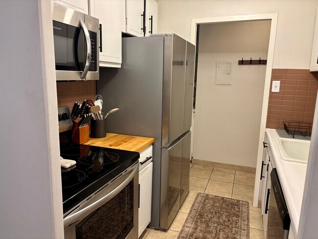Kitchen - 1111 Ash St