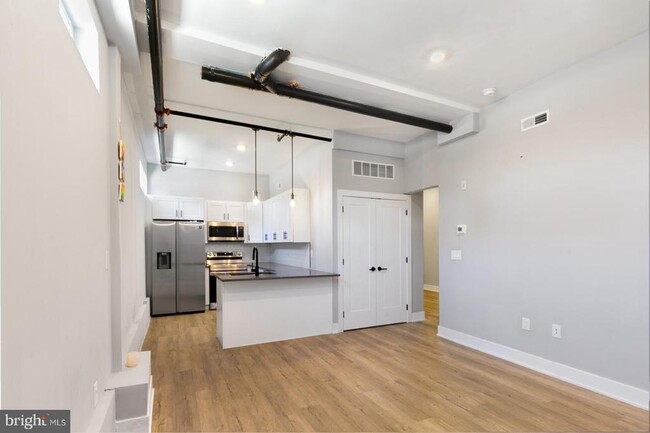 Foto del edificio - 3965 Lancaster Ave