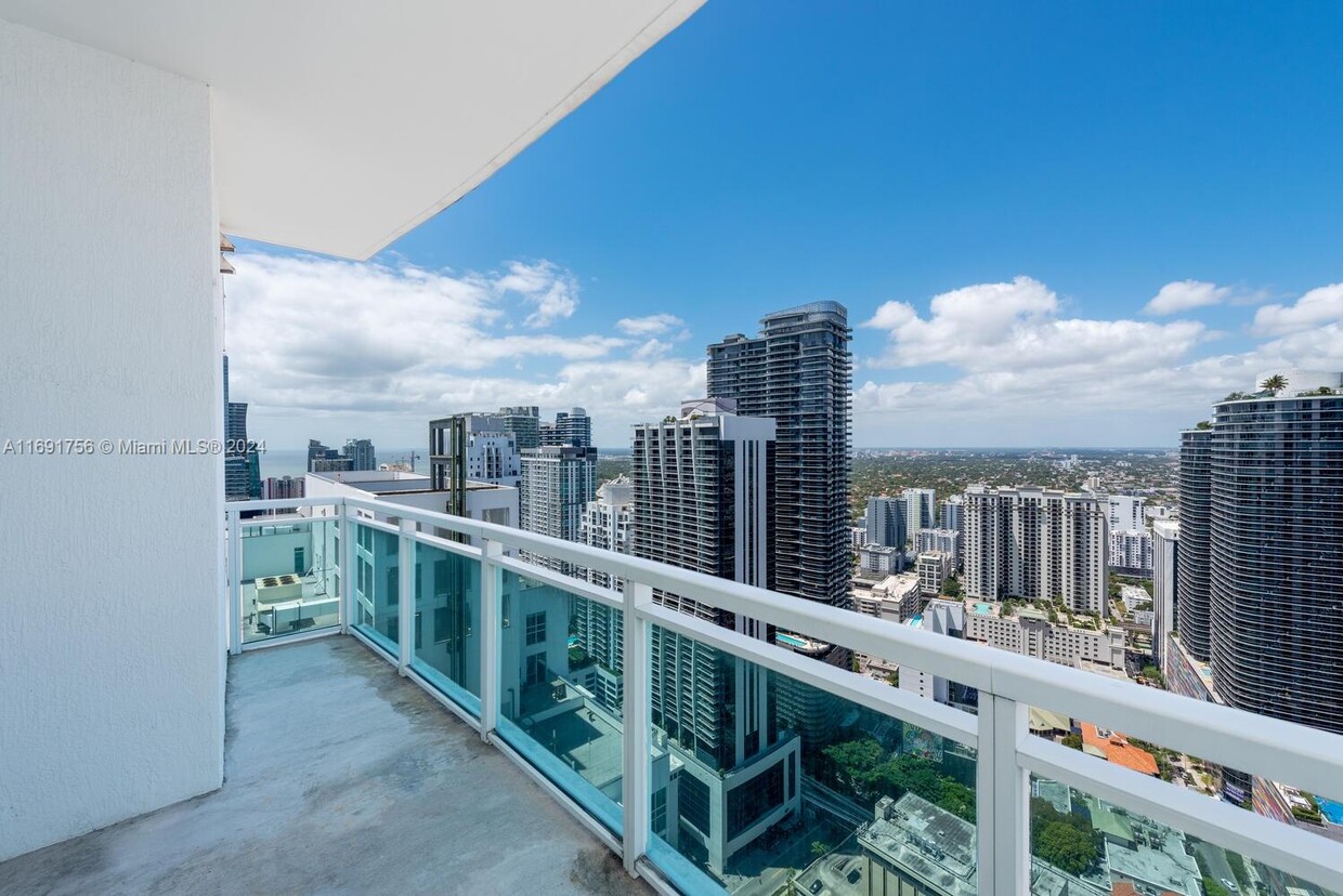 Foto principal - 950 Brickell Bay Dr