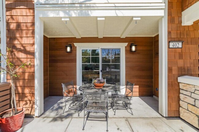 Building Photo - 402 Encinal Ave