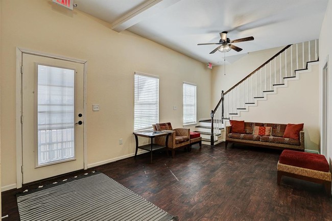 Foto del edificio - 870 Barrell Rd