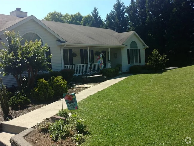 Building Photo - 39 Valleyview Cir
