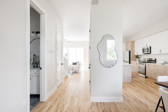 Photo - LUX 4BD, 3BA Home with 2-Car Garage and Ba...