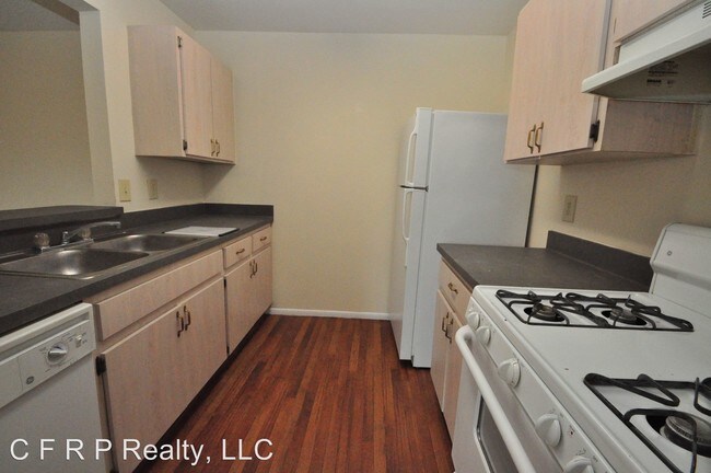Foto del edificio - 2 br, 1.5 bath House - 2031 Dixie Belle Dr #P
