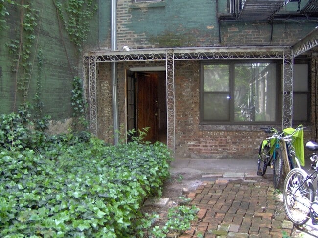 Foto del edificio - 1353 N State Pkwy