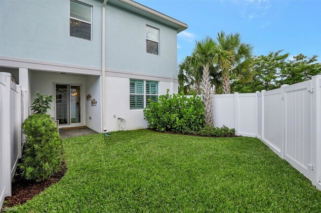 Building Photo - 3 br, 2.5 bath House - Deerfield Crossing