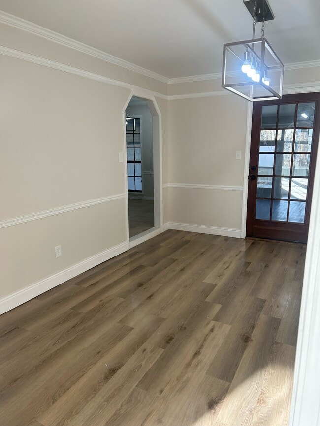 Foto del edificio - 2002 Bob White Dr