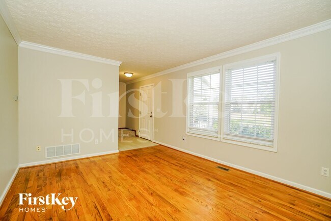 Foto del edificio - 3288 Darby Glen Blvd