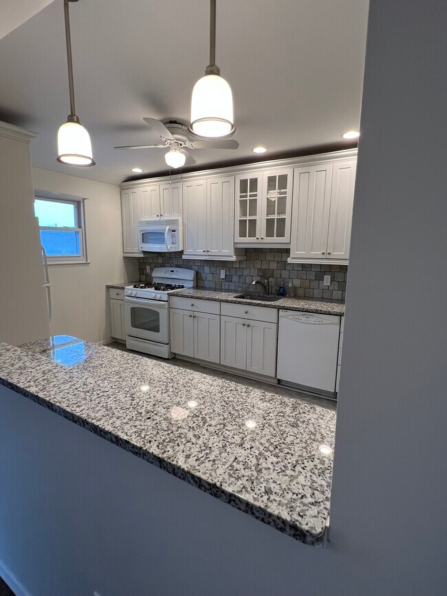 Foto del edificio - 124 Nassau Ln