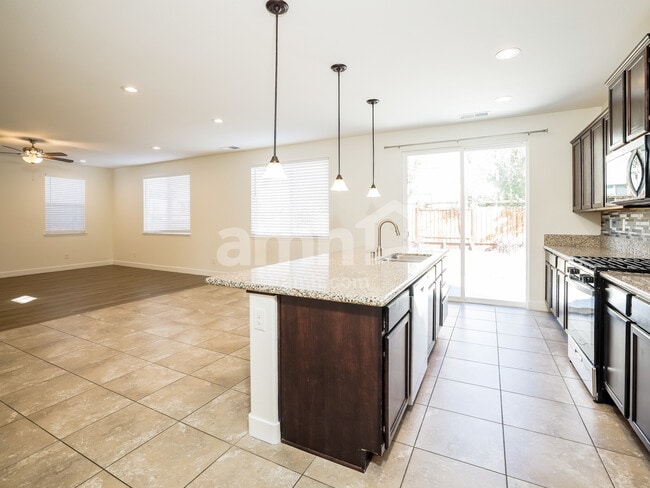 Foto del edificio - 7039 Cinder Village Dr