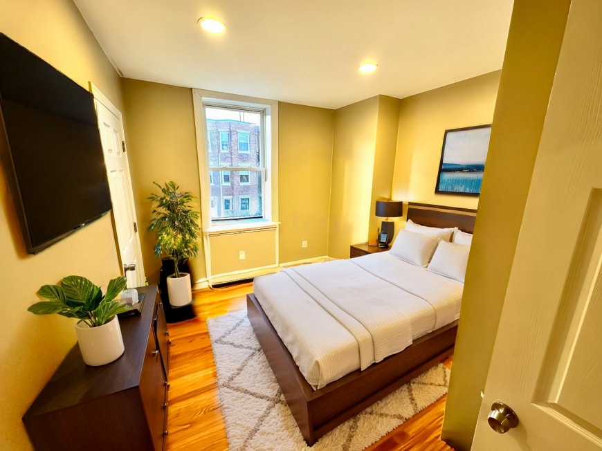 Primary Photo - 3 bedroom in Brookline MA 02446