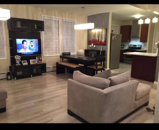 Foto del edificio - 9021 Smith Ave