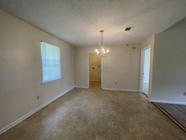 Foto del edificio - House for Rent