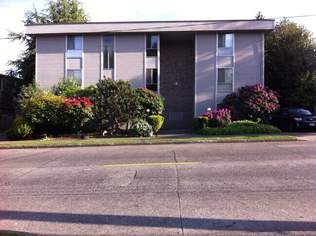 Foto del edificio - 909 SW Holden St