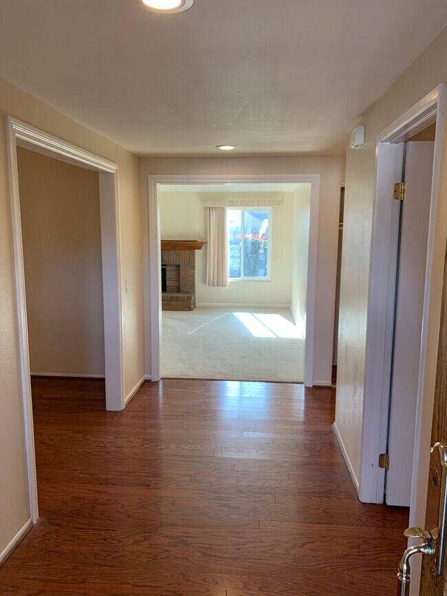 Building Photo - Great Home, Great Location, Great Neighborhood