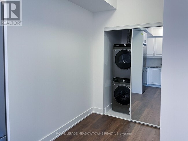 Photo du bâtiment - 2343 Khalsa Gate