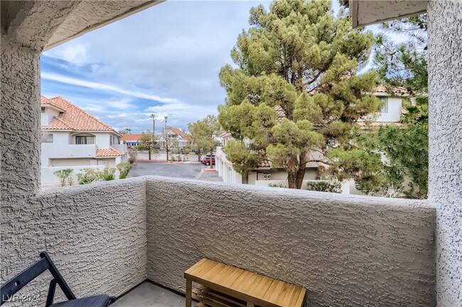 Building Photo - 2605 S Durango Dr
