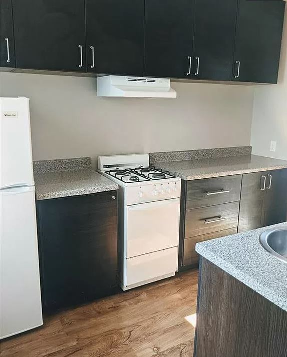 Foto del edificio - 1353 Hertel Ave