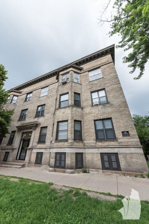 Foto del edificio - 915 W Waveland Ave