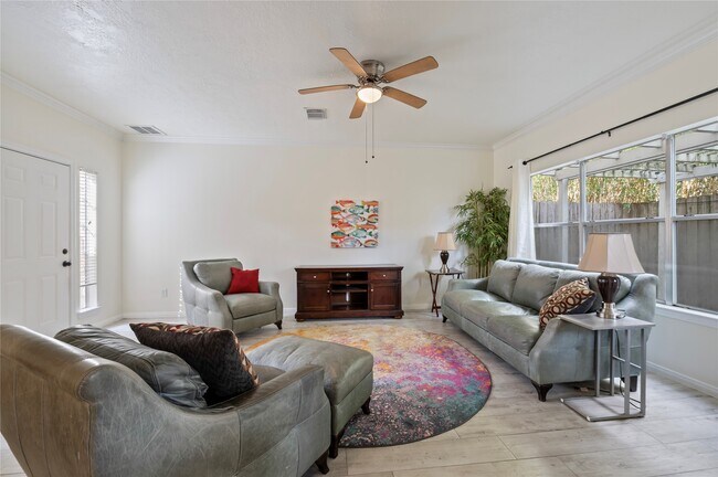 Foto del edificio - 2060 Glencove Dr