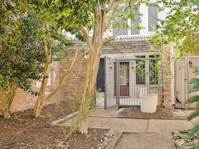 Foto del edificio - 12660 Briar Patch Dr