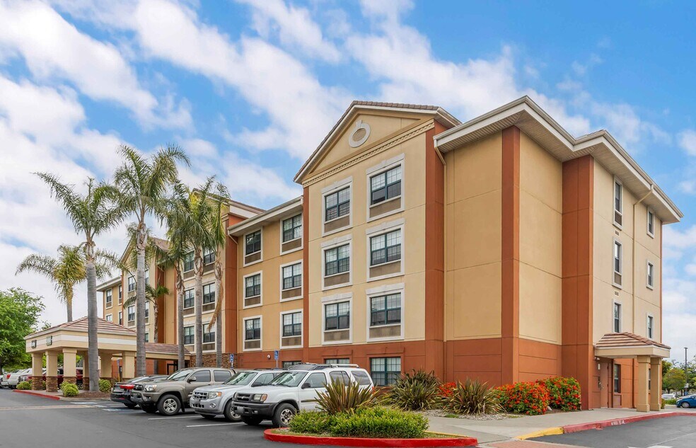 Furnished Studio-Union City - Dyer St.