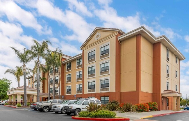 Building Photo - Furnished Studio-Union City - Dyer St.