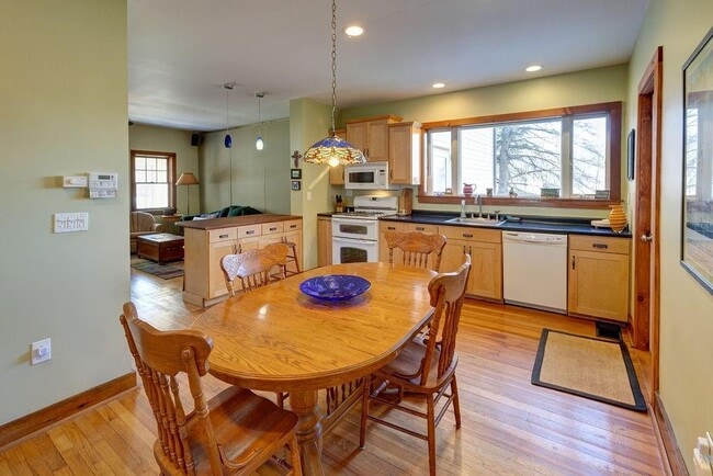 Building Photo - 272 Arbor Hill Rd