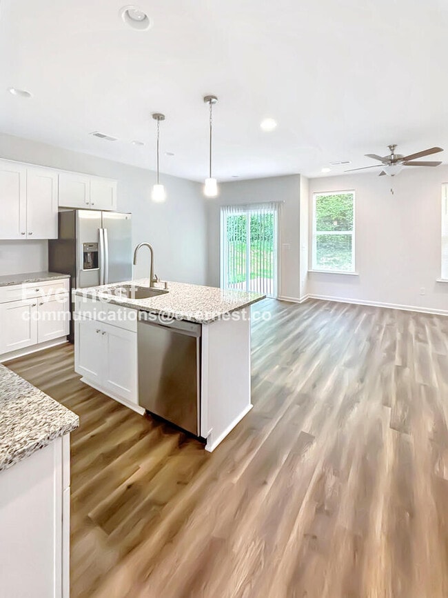 Building Photo - 1221 Marble St