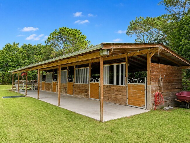 Foto del edificio - 12230 63rd Ln N