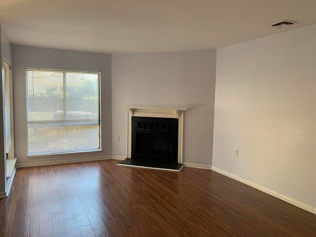 Building Photo - 4823 Spring Lake Dr
