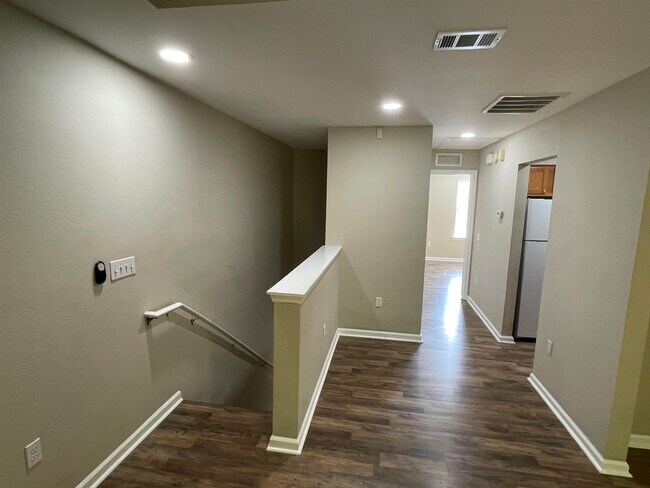 Building Photo - 2310 Timber Oak Ln