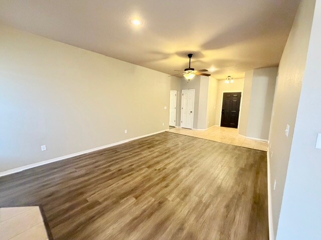 Foto del edificio - 2827 N Cassius Ln