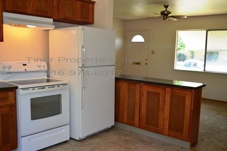 Building Photo - Great Two Bedroom Duplex In Rancho Cordova