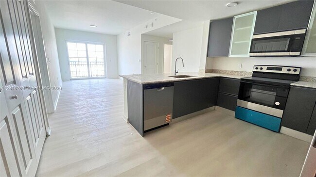 Foto del edificio - 5579 Millenia Park Blvd