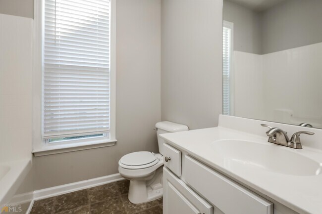 Building Photo - 5700 River Ridge Ln