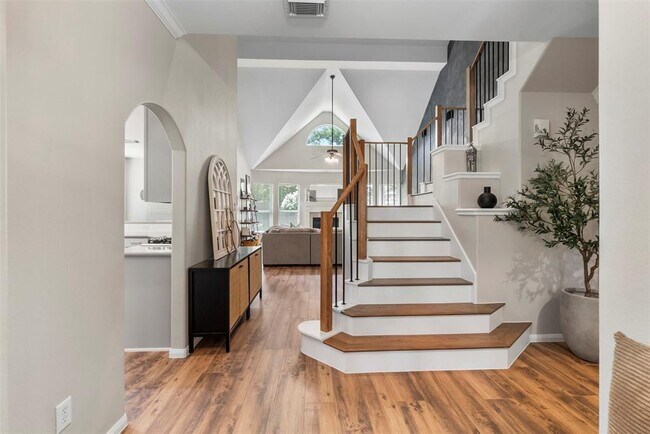 Foto del edificio - 1318 Wealden Forest Dr