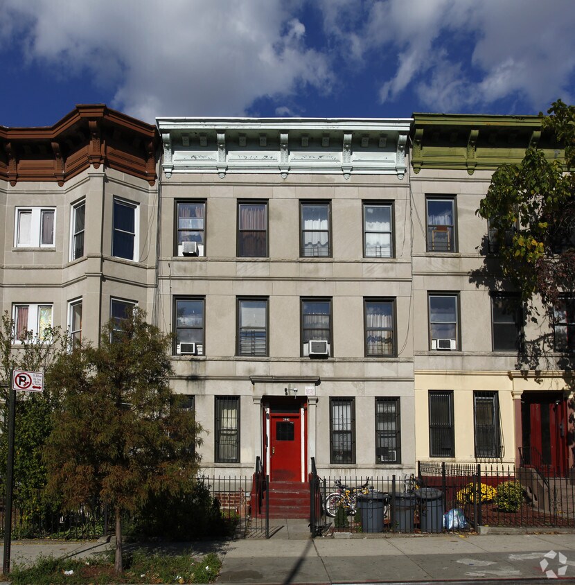 Foto del edificio - 625 Sterling Pl