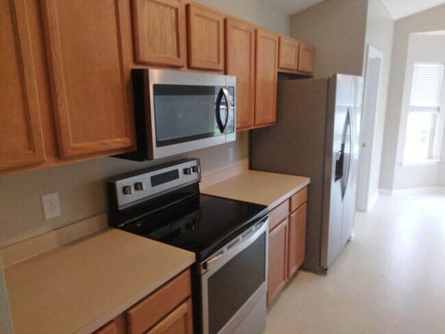 Foto del edificio - $1,995 - Pet Friendly, 3 Bedroom, 2 Bath H...